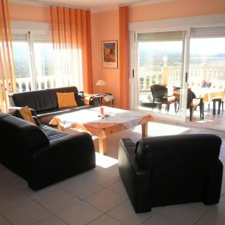 Villa Petra Pego