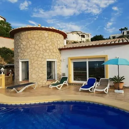 Villa Petra Pego
